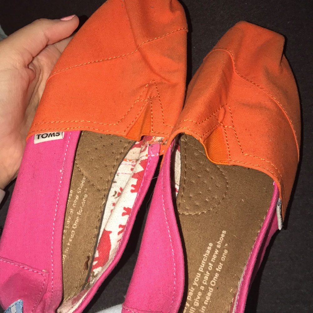 Toms