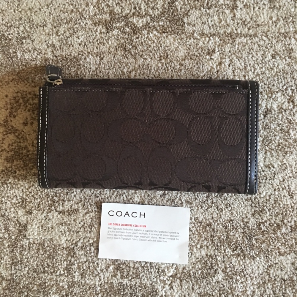 🛑SOLD LOCAL🛑Coach wallet- authentic - Picture 2 of 3