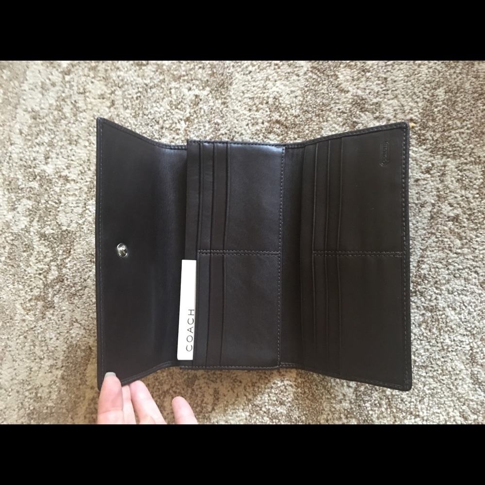 🛑SOLD LOCAL🛑Coach wallet- authentic - Picture 3 of 3