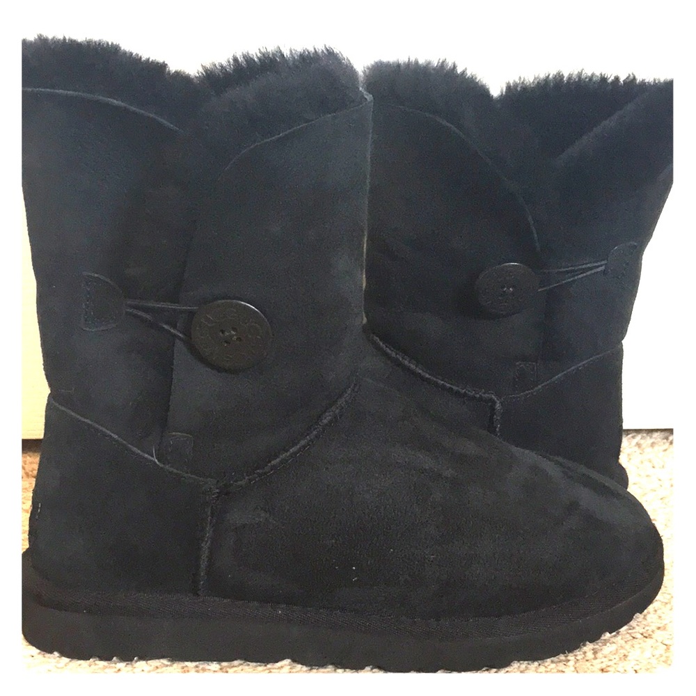 Ugg Australia Women's Bailey Button Black