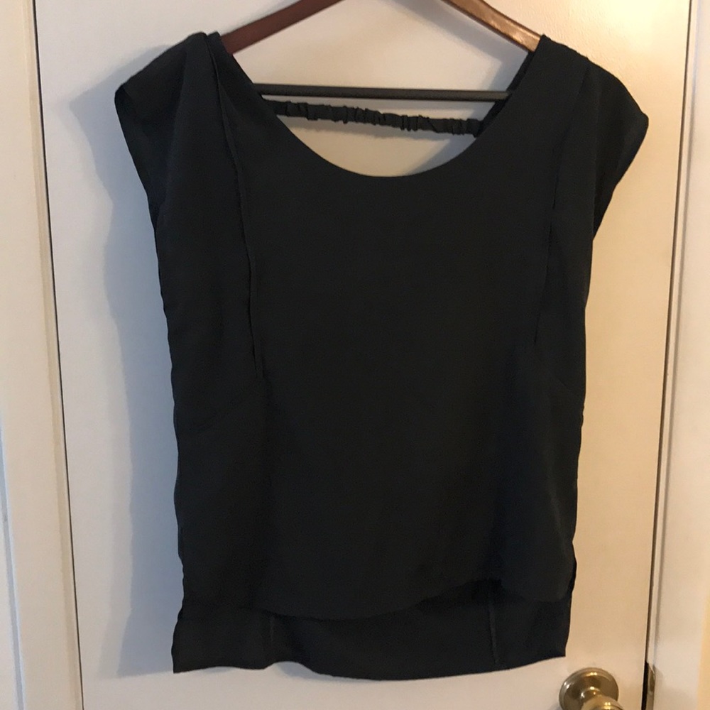 Gray top