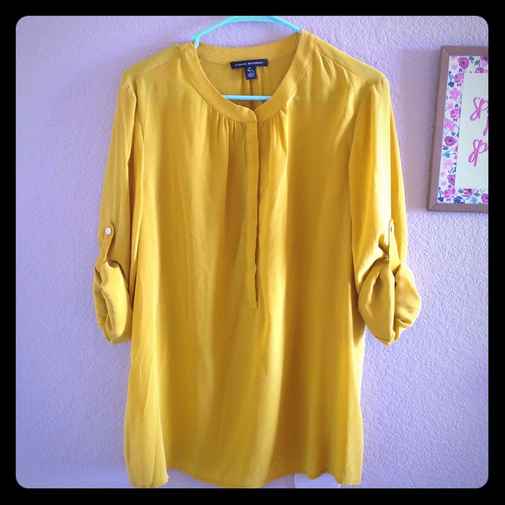 Banana Republic Mustard 3/4 Sleeve Blouse!