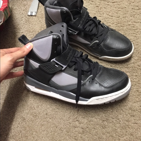 Athletic_Shoes
