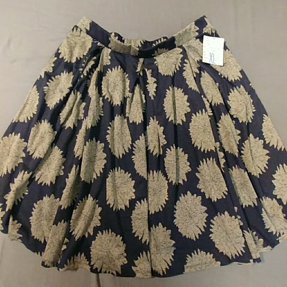 BNWT XL Madison