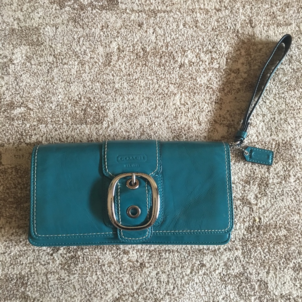🛑SOLD LOCAL🛑Coach wristlet