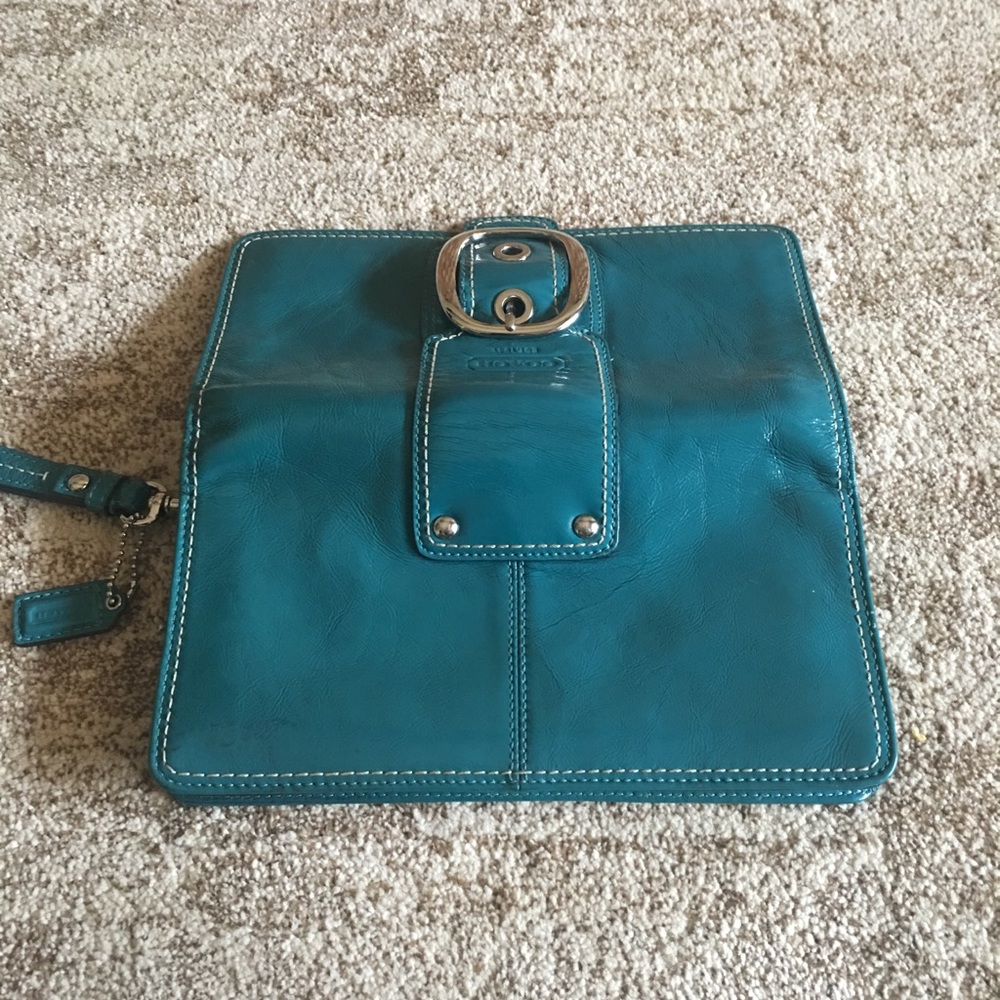 🛑SOLD LOCAL🛑Coach wristlet - Picture 3 of 6