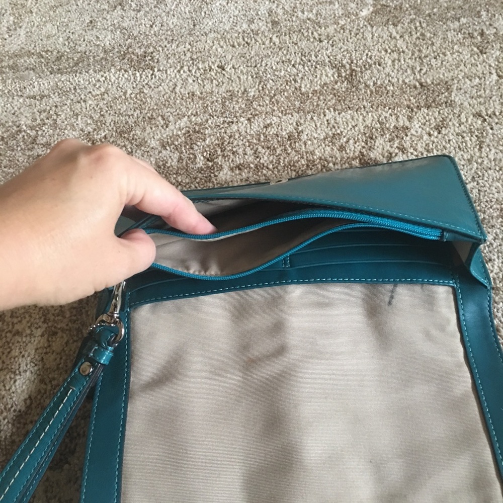 🛑SOLD LOCAL🛑Coach wristlet - Picture 5 of 6