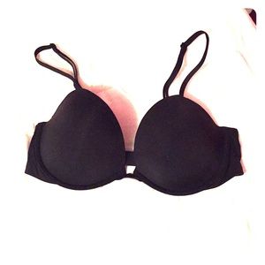 LIKE NEW VS Push Up Bra