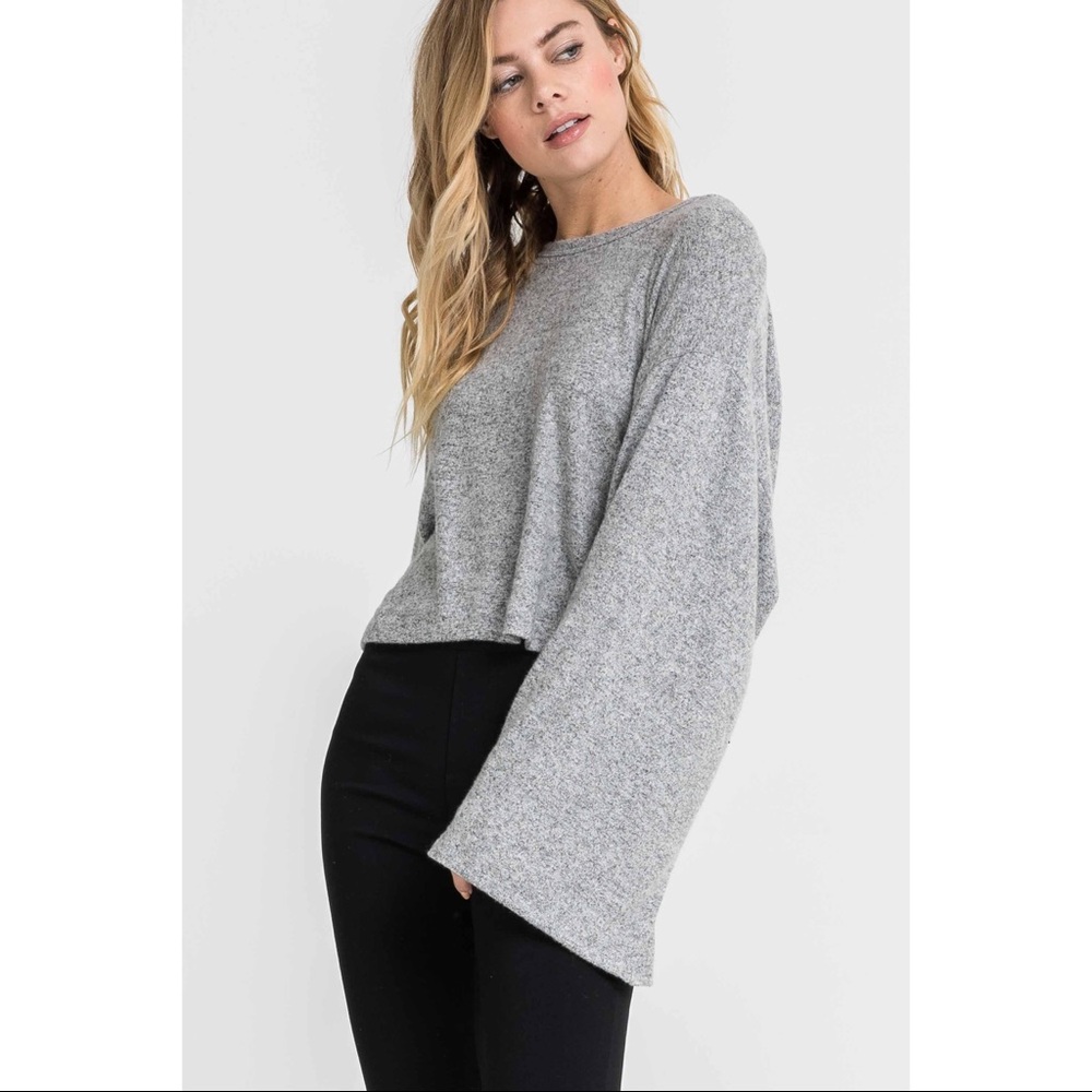 >>LAST<< Avery Longsleeve Hoodie Knit Top - Picture 2 of 3