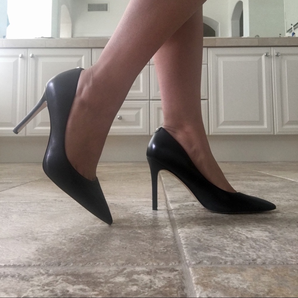 Sam Edelman "Hazel" black pump size 8.5 wide