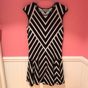Banana Republic size L black&!white stripe dress