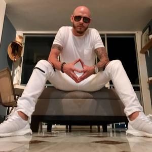 Meet your Posher, Derek