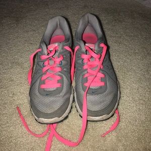 Nike Revolution Sneakers