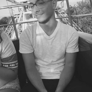Meet your Posher, Derik