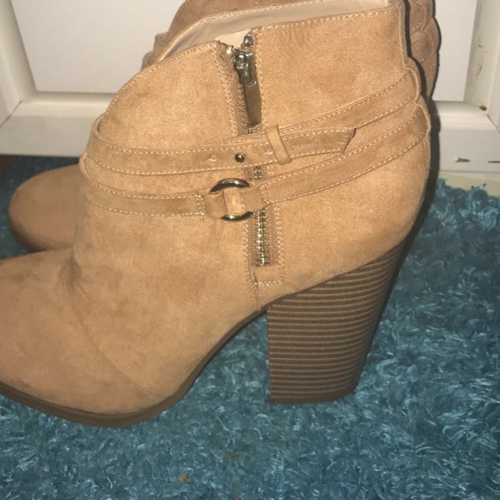 ✨JustFab Booties✨