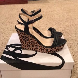 ☀️💦 Summer Sale Nine West Black Platform Sandals