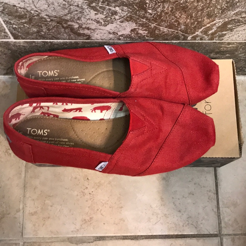 Red TOMS