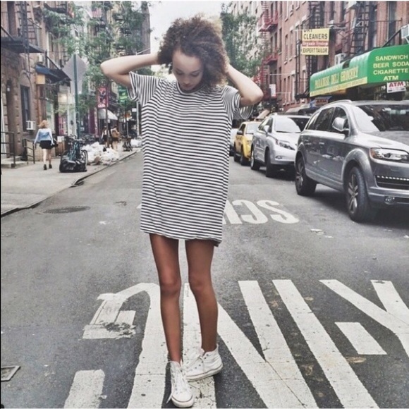 Brandy Melville striped tee dress - Picture 4 of 8