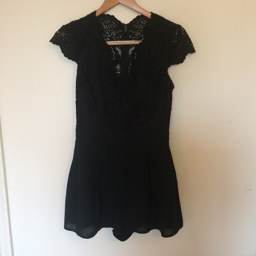 SOLD to a friend. Bebe romper with pockets (small) - Picture 2 of 8