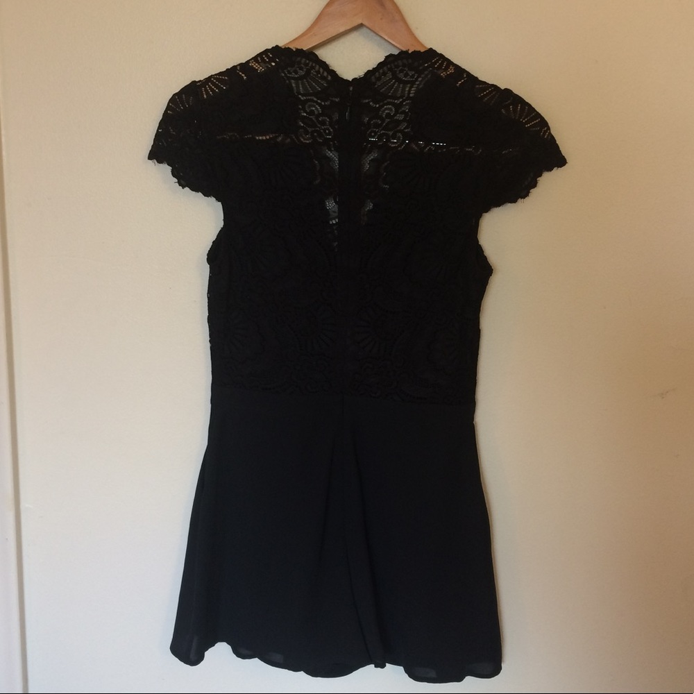 SOLD to a friend. Bebe romper with pockets (small) - Picture 5 of 8