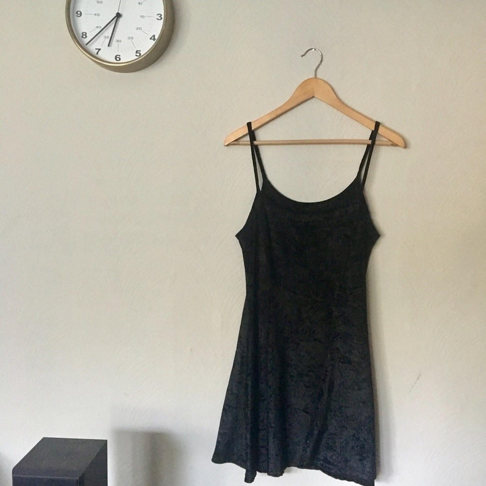 VINTAGE 90s velvet slip dress ✨🔮