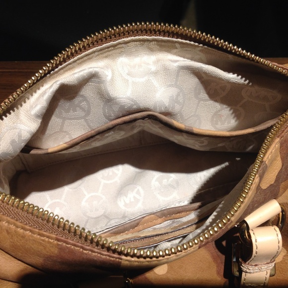 Michael Kors Authentic - Picture 7 of 8