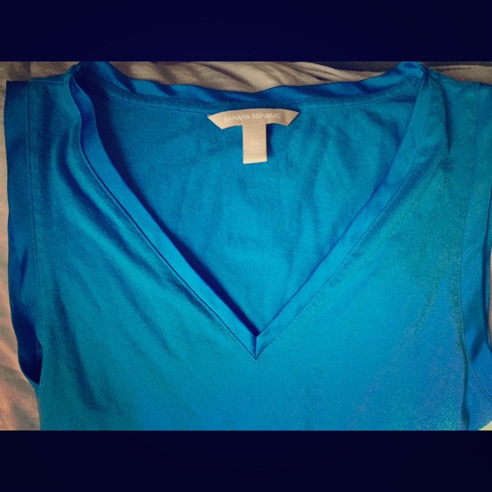 Banana Republic v-neck blouse, XS