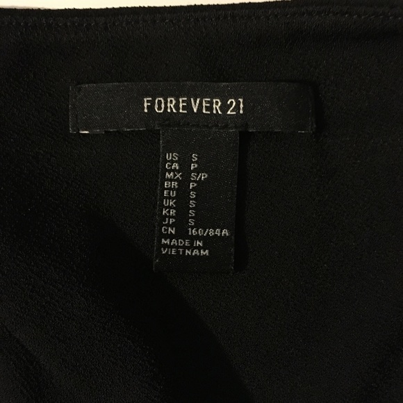 Forever 21 black crop top - Picture 3 of 3