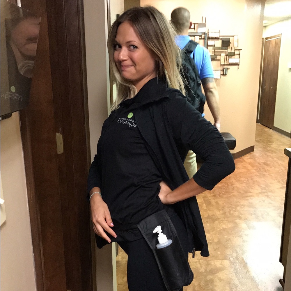 Meet your Posher, Carly
