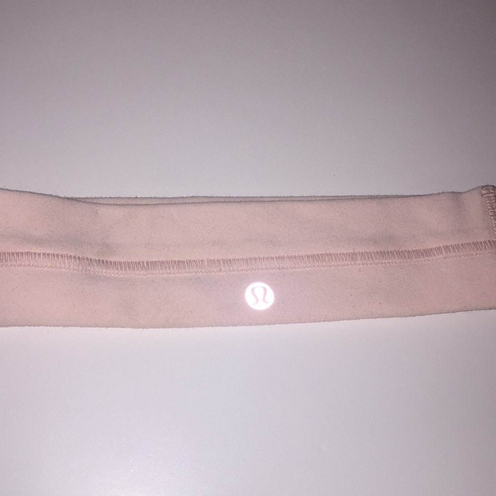 Light pink lulu lemon headband