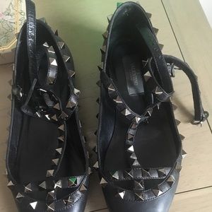 🚨final price 🚨 100% authentic valentinos sz36