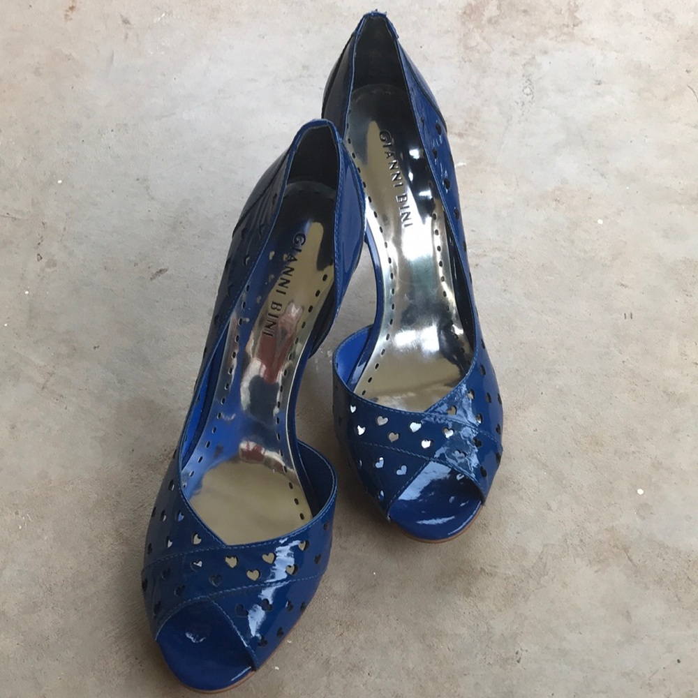 Gianni Bini blue heels