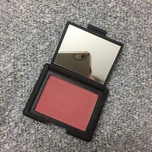 NARS blush "Amour"