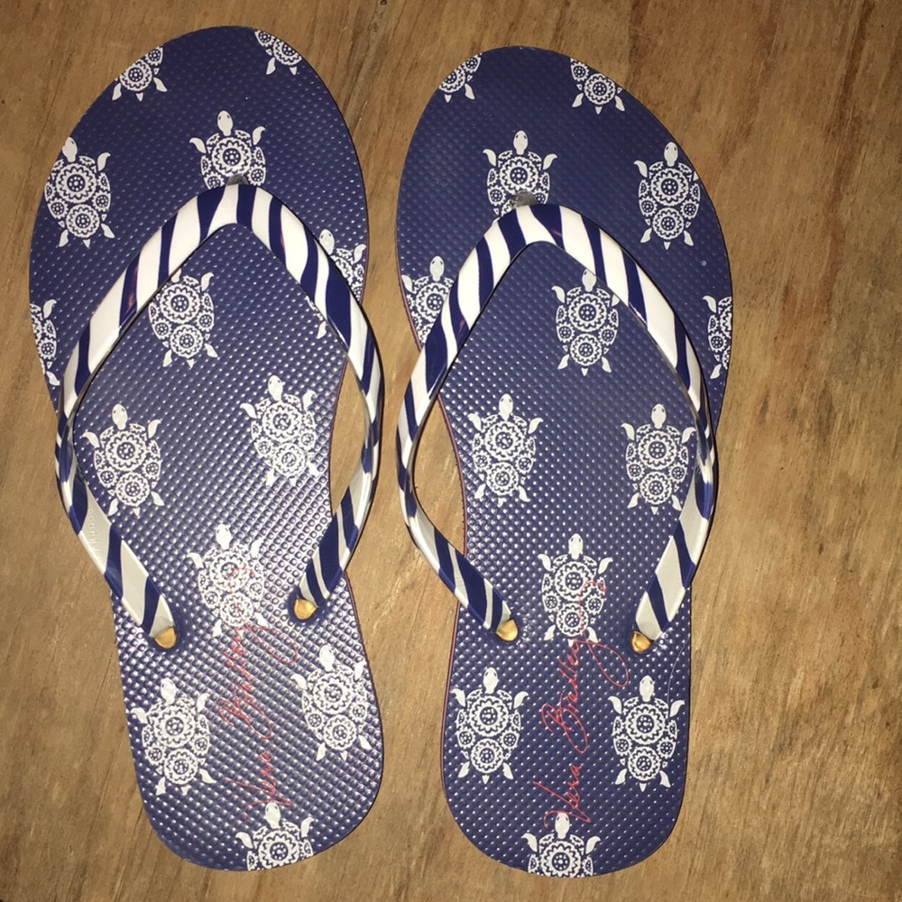 Vera Bradley flip flops with turtles