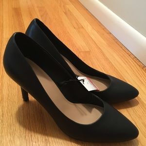 Black Pumps size 11