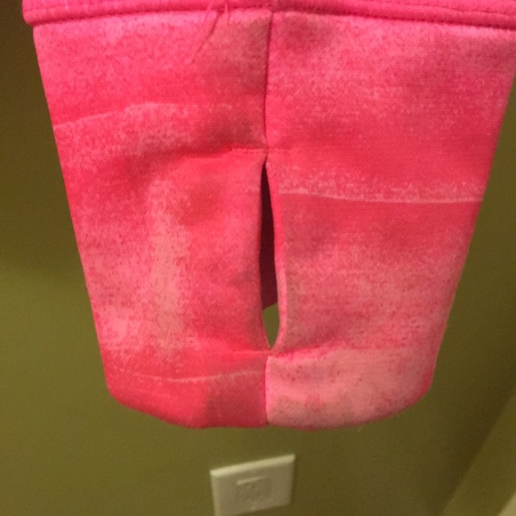 Pink under armor sweatshirt - Picture 3 of 4