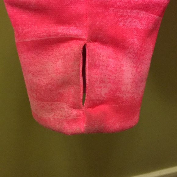 Pink under armor sweatshirt - Picture 4 of 4