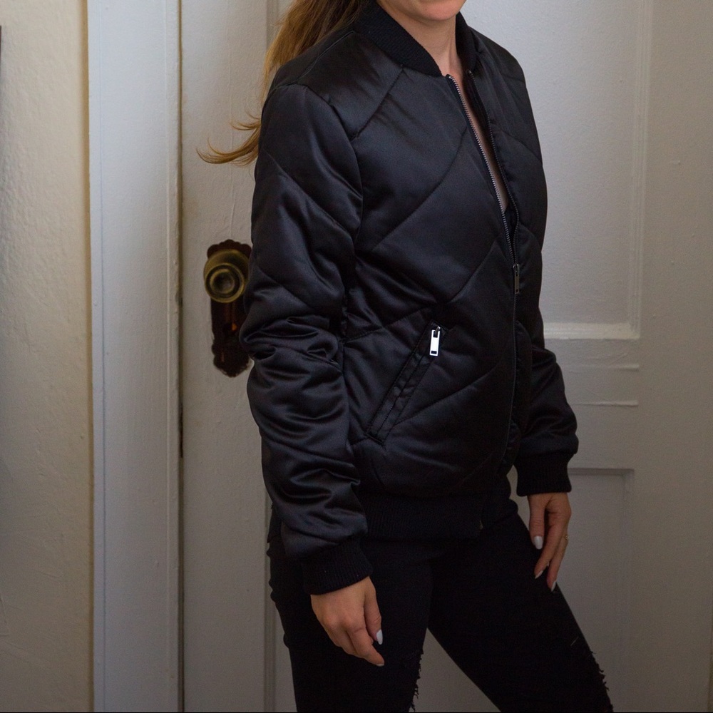 🆕Missguided Silky Black Bomber Jacket