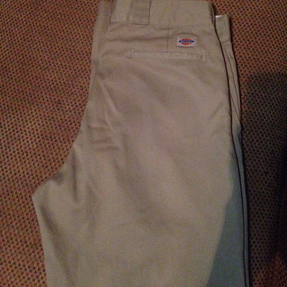 ~*DICKIES*~ NWOT khaki size 32x30 work pants