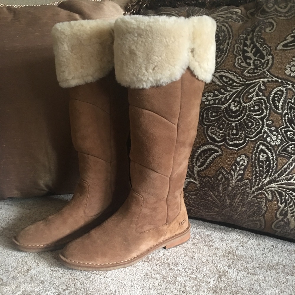 UGG Samantha boot size 9