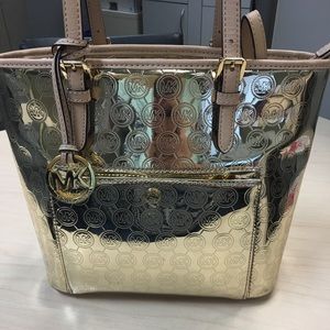 Michael Kors EUC! Gold jet set purse