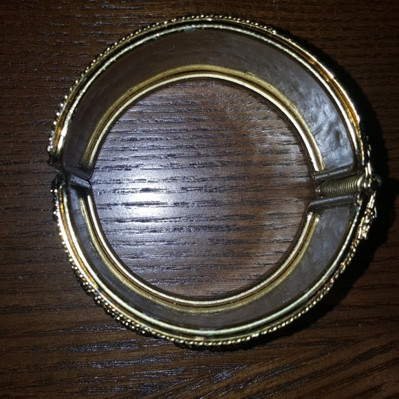 Goldtone Bangle - Picture 2 of 4