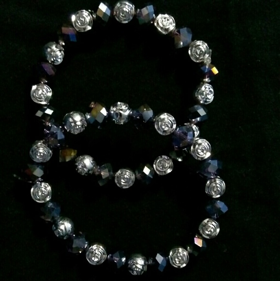 Iridescent purple beaded bracelets 6$ each - Picture 2 of 2