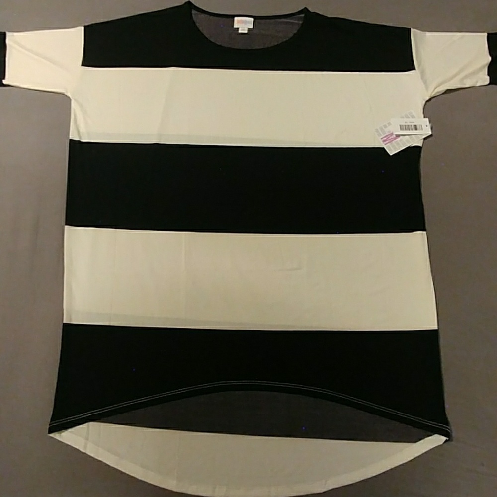 BNWT LULAROE M IRMA!