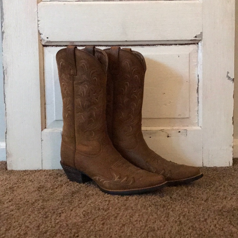 EUC Women's Ariat boots