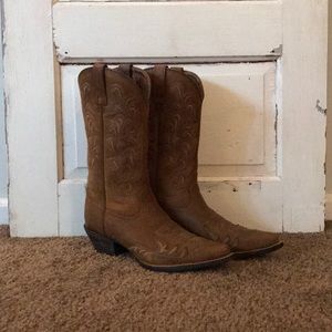 EUC Women's Ariat boots
