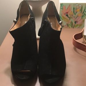 NIne West peeptoe platform heels