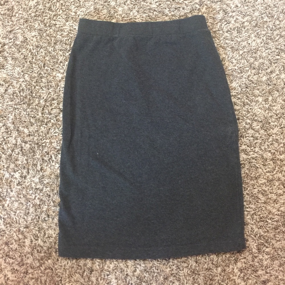 Gray cotton knee length skirt fitted