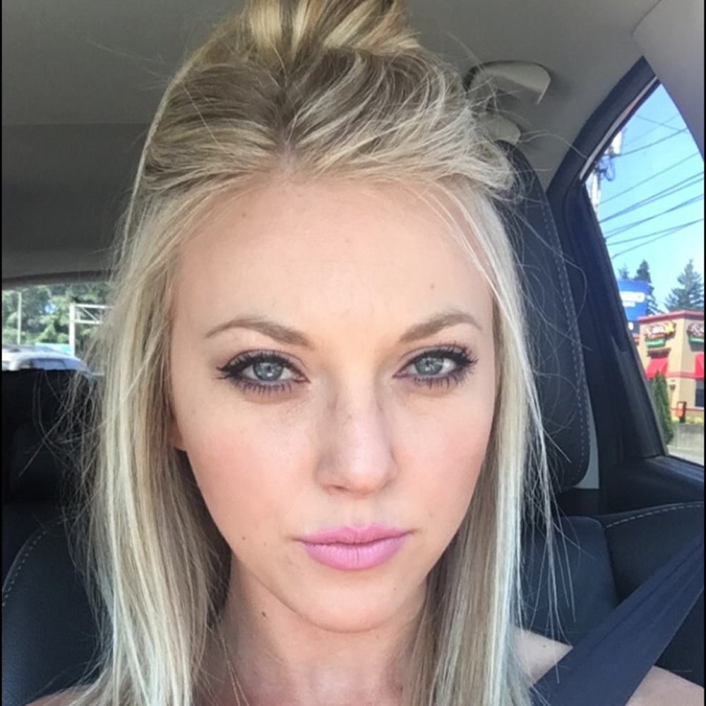 Meet your Posher, Jenn