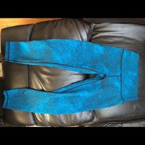 NWOT lululemon running capris. Size 6